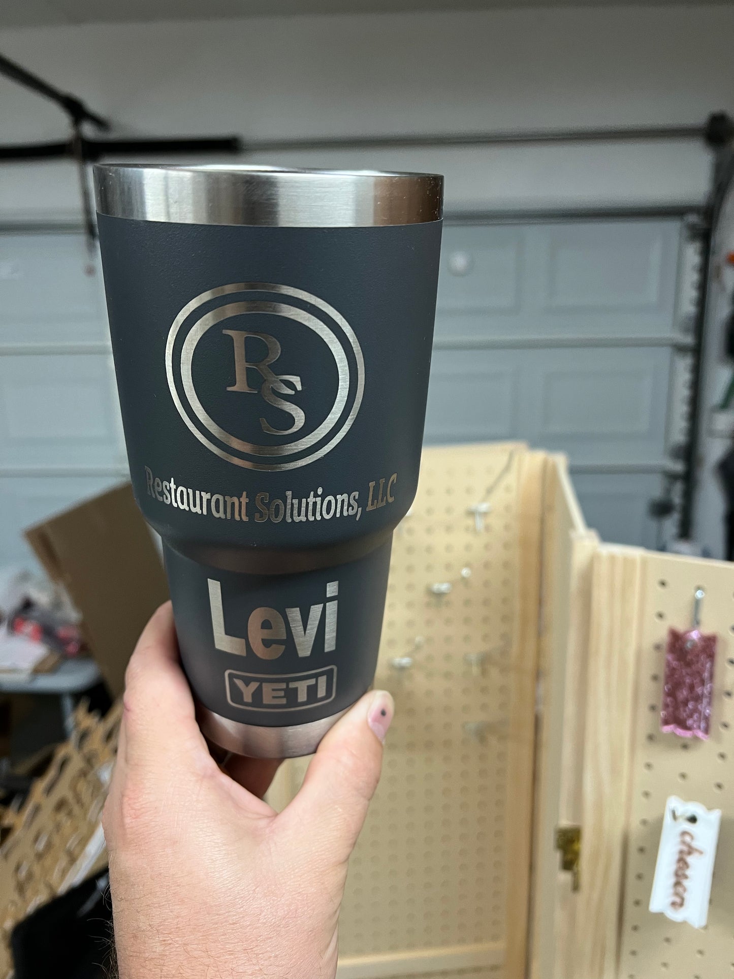 CUSTOM DRINKWARE